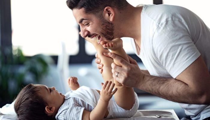 Øremærket barsel virker - fædre bruger langt mere tid med deres børn